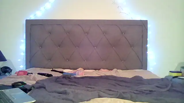 bunnyfox420 online show from January 24, 3:54 am