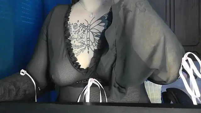 bunnyfox420 online show from December 5, 5:09 pm