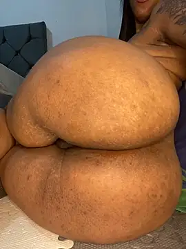 Snapshot of Charlotte_bronxxx chatting on November 5, 10:21 pm Charlotte bronxxx online show from November 5, 10:21 pm