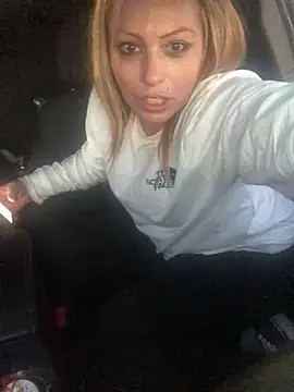 barbieinbondage7 online show from February 2, 1:37 am