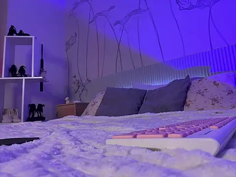 Molli Luv online show from February 21, 11:55 am