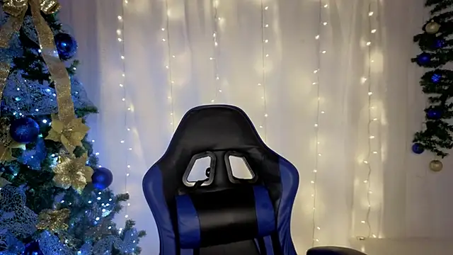 Snapshot of saorisworld chatting on December 19, 1:01 am saorisworld online show from December 19, 1:01 am