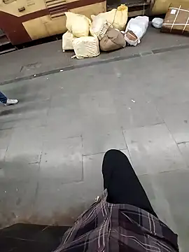 Snapshot of Extrembox5 chatting on March 3, 2:48 pm Extrembox5 online show from March 3, 2:48 pm