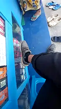 Snapshot of Extrembox5 chatting on March 19, 8:45 am Extrembox5 online show from March 19, 8:45 am