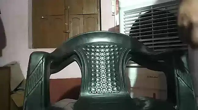 Snapshot of Extrembox5 chatting on March 20, 2:10 pm Extrembox5 online show from March 20, 2:10 pm