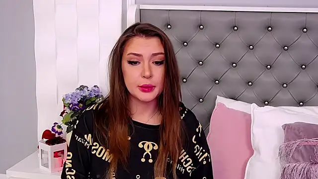 AlmaNoble online show from December 5, 8:38 pm