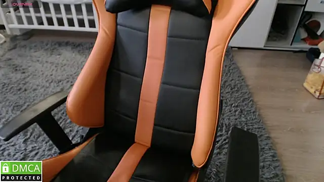 Snapshot of crystalyss chatting on November 5, 3:17 am crystalyss online show from November 5, 3:17 am