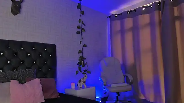 Hannah Jonhson online show from January 25, 4:13 pm