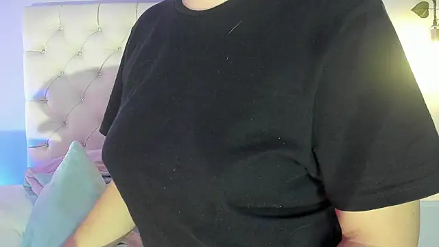 Hannah Jonhson online show from February 23, 3:45 am