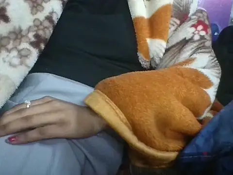 Snapshot of AKANSHA_7 chatting on December 18, 2:23 pm AKANSHA 7 online show from December 18, 2:23 pm