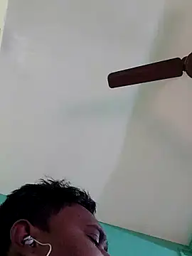 Snapshot of kingg4545 chatting on February 14, 3:43 am kingg4545 online show from February 14, 3:43 am