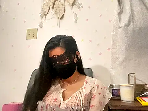 Snapshot of desiiiinigal chatting on October 26, 6:58 pm desiiiinigal online show from October 26, 6:58 pm