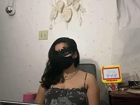 Snapshot of desiiiinigal chatting on November 26, 7:26 pm desiiiinigal online show from November 26, 7:26 pm