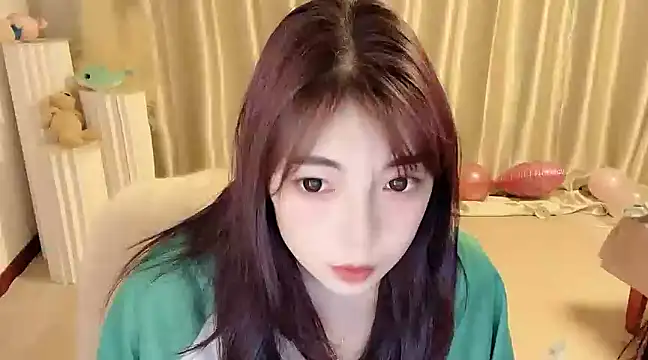 Snapshot of Song_99 chatting on February 3, 5:51 am Song 99 online show from February 3, 5:51 am