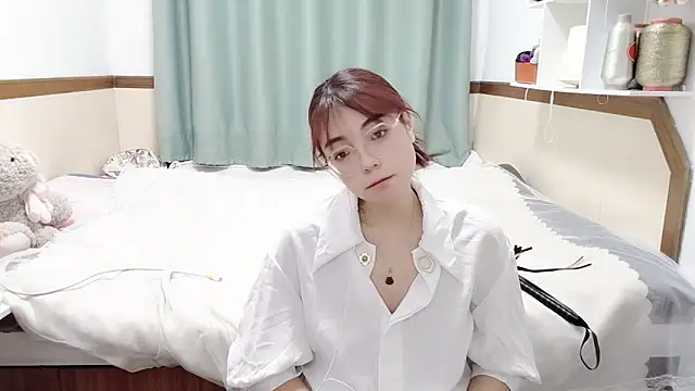 Snapshot of Song_99 chatting on February 9, 1:35 pm Song 99 online show from February 9, 1:35 pm