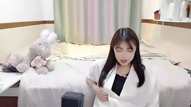 Snapshot of Song_99 chatting on February 12, 5:37 pm Song 99 online show from February 12, 5:37 pm