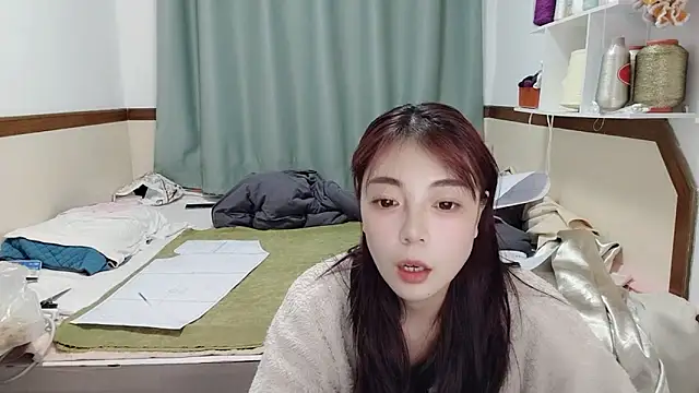 Snapshot of Song_99 chatting on February 15, 2:00 pm Song 99 online show from February 15, 2:00 pm