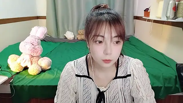 Snapshot of Song_99 chatting on February 18, 2:27 pm Song 99 online show from February 18, 2:27 pm