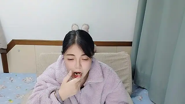 Snapshot of Song_99 chatting on March 9, 5:39 pm Song 99 online show from March 9, 5:39 pm