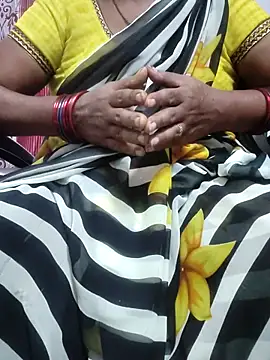 Snapshot of laxmitelugu78 chatting on February 7, 6:35 am laxmitelugu78 online show from February 7, 6:35 am