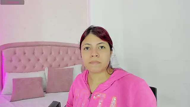 Snapshot of Kendall__Fox chatting on October 25, 5:15 am Kendall Fox online show from October 25, 5:15 am