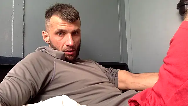 sexyhotstud12 online show from December 17, 3:40 pm