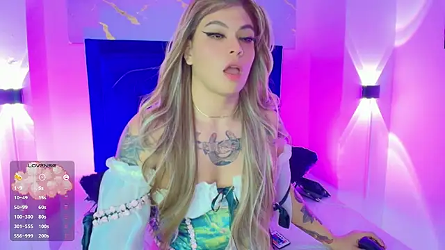 Snapshot of REBECA_VALENTINE chatting on January 29, 1:27 am REBECA VALENTINE online show from January 29, 1:27 am