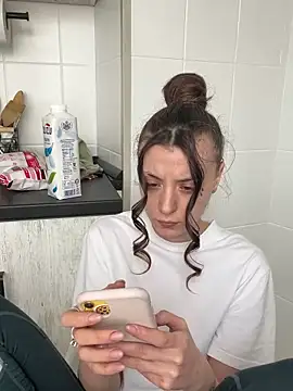 Snapshot of bunnythetailor chatting on February 17, 9:56 am bunnythetailor online show from February 17, 9:56 am