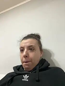 bunnythetailor online show from February 16, 11:23 pm