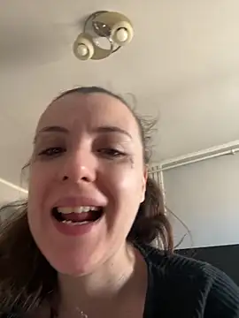 bunnythetailor online show from March 9, 12:53 pm