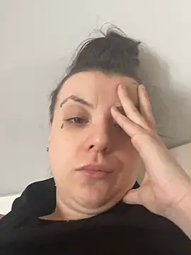 bunnythetailor online show from April 8, 8:36 am