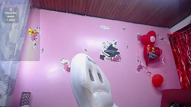 Snapshot of Sofii_cutee chatting on March 3, 12:48 pm Sofii cutee online show from March 3, 12:48 pm