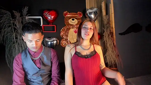 Snapshot of Nikki_and_Mayk chatting on February 15, 2:26 am Nikki and Mayk online show from February 15, 2:26 am