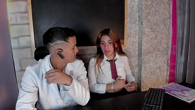 Snapshot of Nikki_and_Mayk chatting on March 11, 3:05 am Nikki and Mayk online show from March 11, 3:05 am