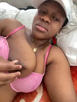 Boneca25 online show from February 16, 2:10 pm