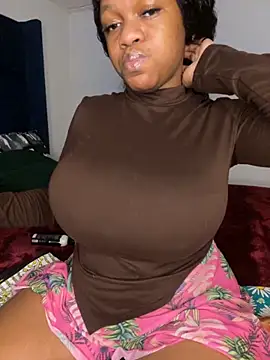 Boneca25 online show from October 16, 11:44 am