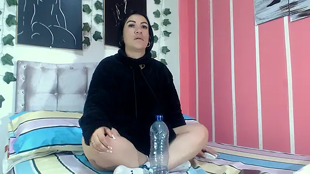 annyevans 1 online show from February 20, 12:25 pm