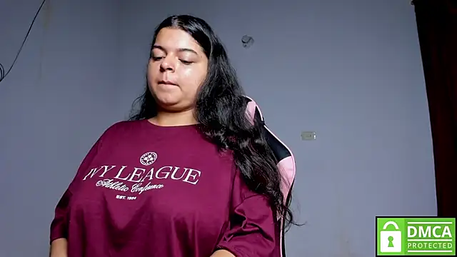 Snapshot of Little_Shaara chatting on October 23, 9:19 am Little Shaara online show from October 23, 9:19 am