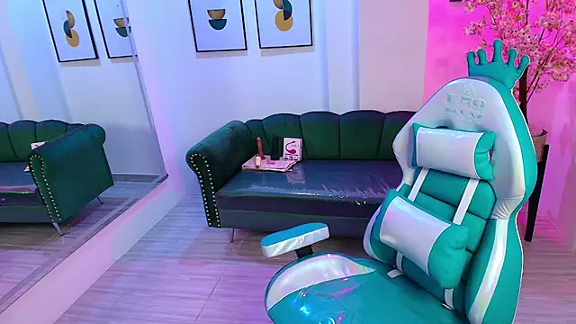 Milu ballmer online show from February 8, 3:10 pm