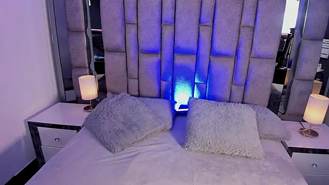 Bonet iris online show from April 20, 7:15 pm