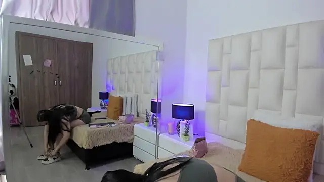 Ariana rouse online show from March 13, 4:13 pm