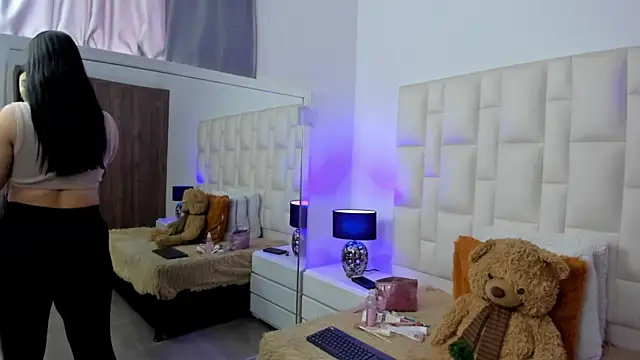 Ariana rouse online show from April 6, 5:14 pm