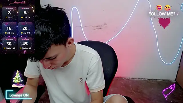 Alexxx lov online show from December 18, 1:06 pm