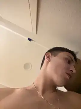 Snapshot of funkymartin chatting on February 15, 4:47 am funkymartin online show from February 15, 4:47 am