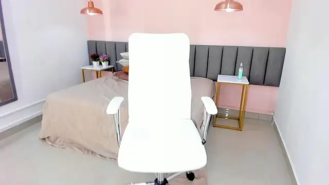 Snapshot of Dakkota_Fox chatting on February 13, 11:26 pm Dakkota Fox online show from February 13, 11:26 pm