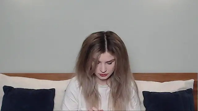 Chloe Addison online show from February 16, 6:10 pm