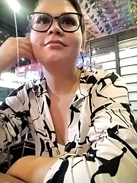 Vale Saenzz online show from March 1, 2:26 am