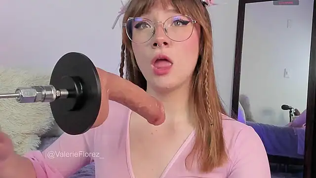 ValerieFlorez  online show from October 20, 11:16 pm