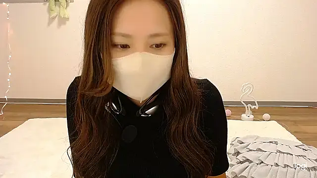 Snapshot of hinano_JP chatting on October 1, 2:06 am hinano JP online show from October 1, 2:06 am