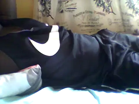 Snapshot of lenzi441 chatting on March 14, 10:29 am lenzi441 online show from March 14, 10:29 am